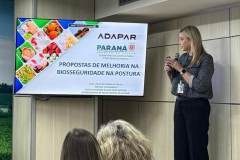 Adapar participa de reunião nacional sobre biosseguridade de granjas avícolas em Brasília