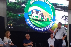Governo do Estado participa de encontro sobre os desafios da cadeia produtiva do leite no Paraná