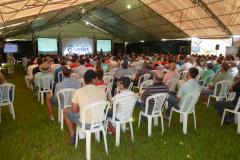 Palestra promoveu Sanidade Avícola do Paraná.