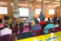 Educação Sanitária: Orientação aos produtores rurais do Oeste do Paraná