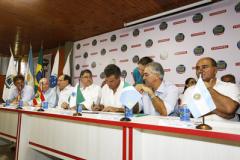 Governadores assinam resolução sobre inspeção de produtos de origem animal, no Show Rural, em Cascavel