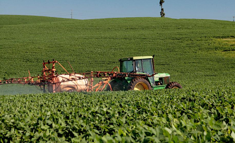 Adapar esclarece regras sobre o uso do Paraquat na safra 2020/21