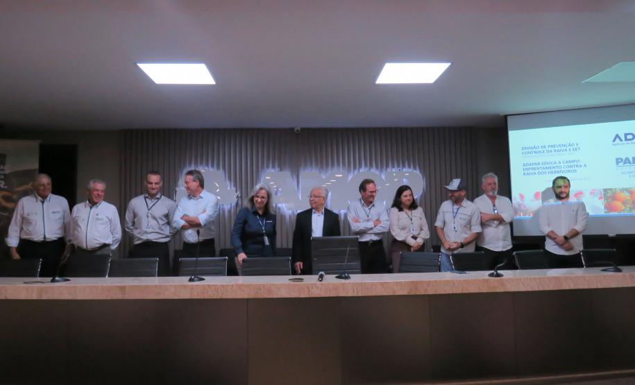 Evento no Oeste destaca mobilização da Adapar contra a raiva em herbívoros