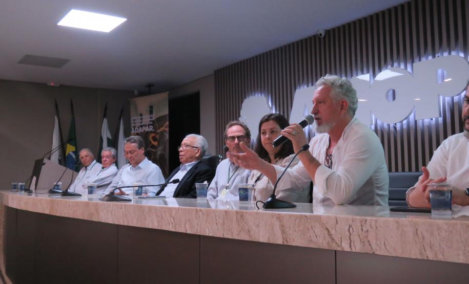 Evento no Oeste destaca mobilização da Adapar contra a raiva em herbívoros