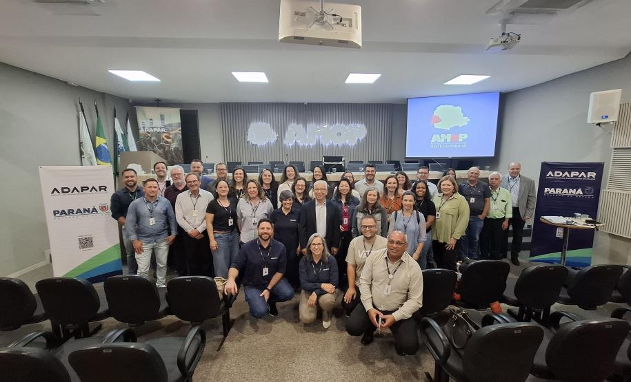 Evento no Oeste destaca mobilização da Adapar contra a raiva em herbívoros