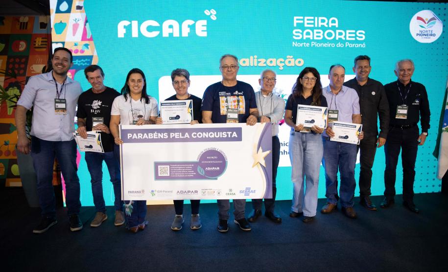 Adapar certifica 27 produtores do Norte Pioneiro com Selo Adapar de Boas Práticas Agrícolas