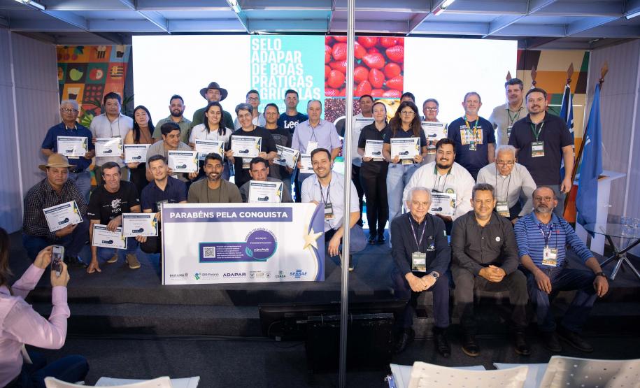 Adapar certifica 27 produtores do Norte Pioneiro com Selo Adapar de Boas Práticas Agrícolas