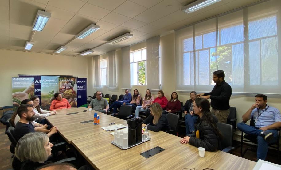 Cinco novos servidores realizam a escolha de vagas na Adapar