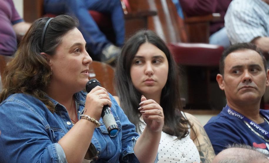 Servidores da Adapar participam de palestra sobre assédio no local de trabalho