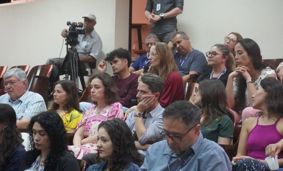 Servidores da Adapar participam de palestra sobre assédio no local de trabalho