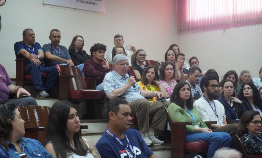 Servidores da Adapar participam de palestra sobre assédio no local de trabalho