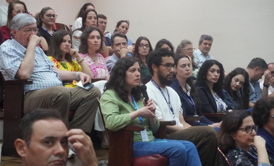 Servidores da Adapar participam de palestra sobre assédio no local de trabalho