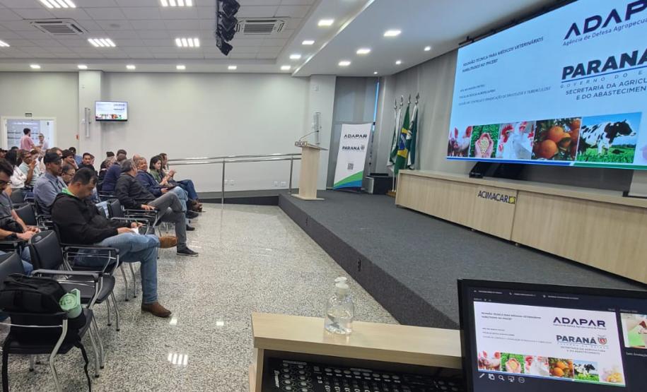 Adapar promove atualização técnica para veterinários em diversas regiões do Paraná