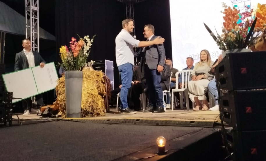 Adapar oficializa a adesão de Guamiranga ao Susaf-PR durante 1ª Festa do Fumicultor