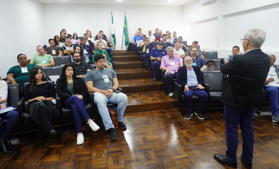 Servidores da Adapar participam de treinamento de brigada de incêndio