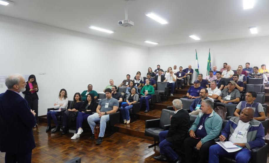 Servidores da Adapar participam de treinamento de brigada de incêndio