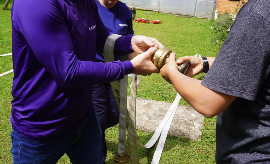 Servidores da Adapar participam de treinamento de brigada de incêndio