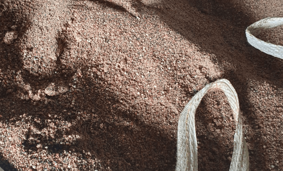 Adapar, Polícia Civil e Receita Estadual apreendem 142 toneladas de agrotóxicos irregulares