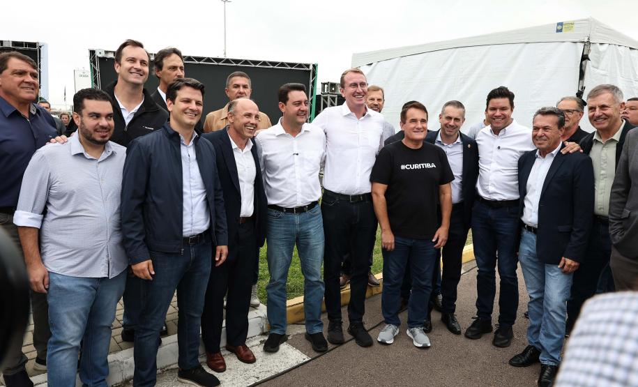 Ratinho Junior assina ordem de serviço do novo Mercado de Flores da Ceasa Curitiba