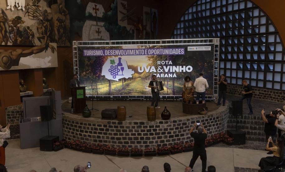 Governador em exercício Darci Piana participa do lançamento da Rota da Uva e Vinho.