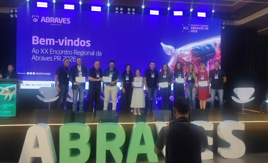No 20º Encontro Regional da Abraves, 11 servidores da Adapar participam de atualização técnica de suinocultura