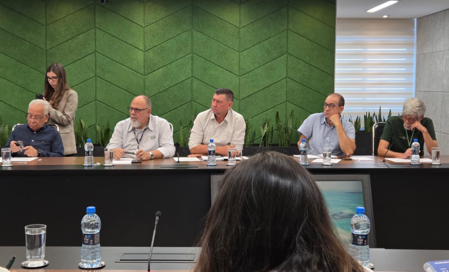 Adapar integra reunião da Aliança Láctea Sul Brasileira para o crescimento da cadeia leiteira no Sul