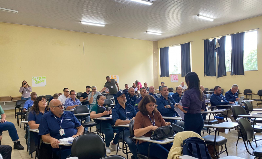 Adapar realiza integração funcional de servidores em Guarapuava