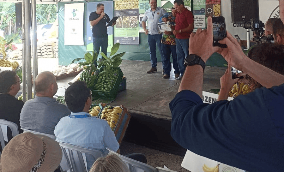 Selo Adapar de Boas Práticas Agrícolas é entregue para nove produtores em Guaratuba