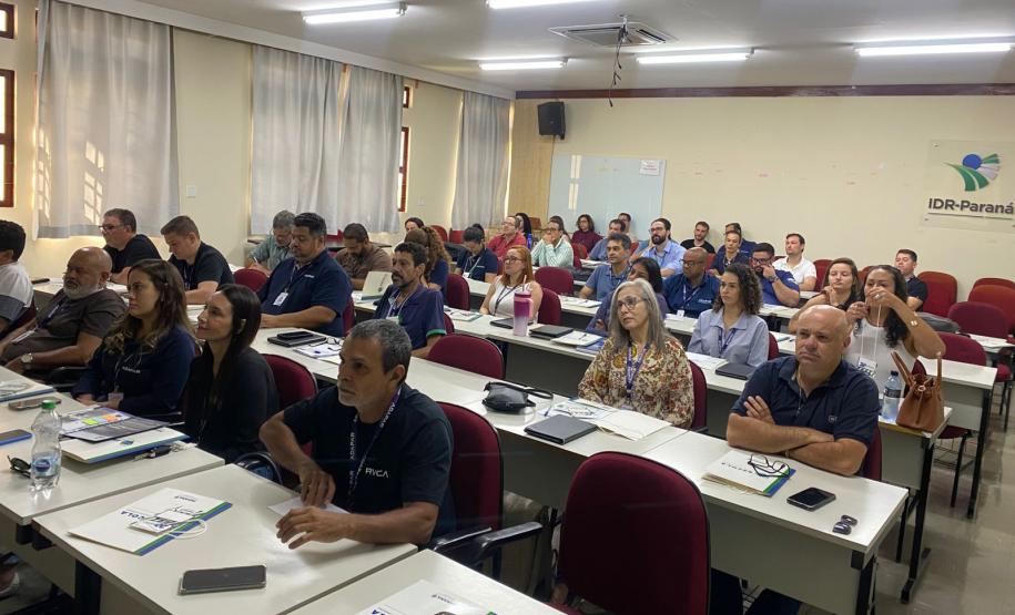 Educação sanitária é tema de workshop promovido pela Adapar em Londrina