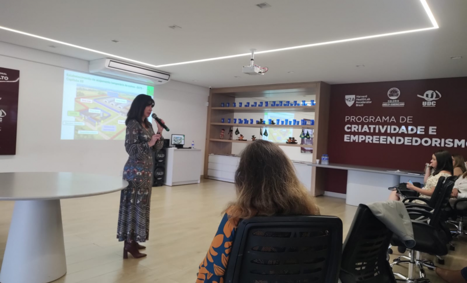 Em treinamento, Adapar atualiza fiscais e responsáveis técnicos sobre nova norma para reprodutores de suínos