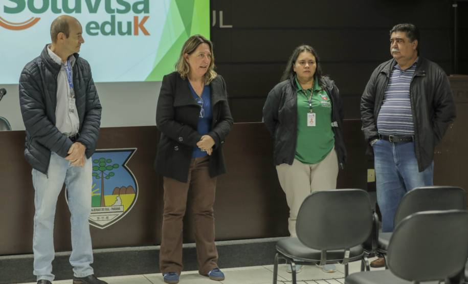 Médicos veterinários participam de curso sobre processos de inspeção municipal promovido pela Adapar