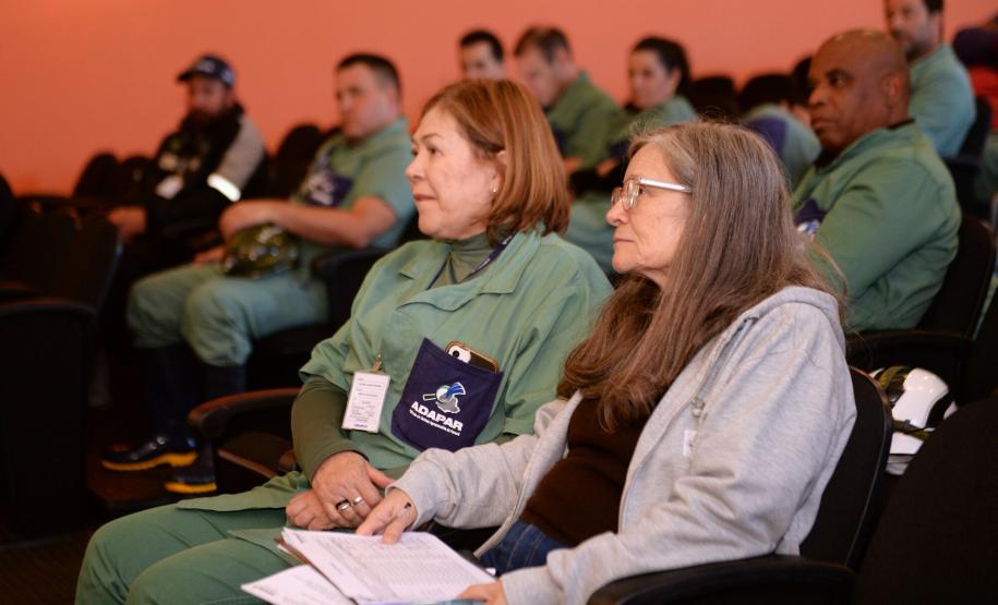 Ciclo de treinamento sobre zoonoses capacita novo grupo de servidores da Adapar