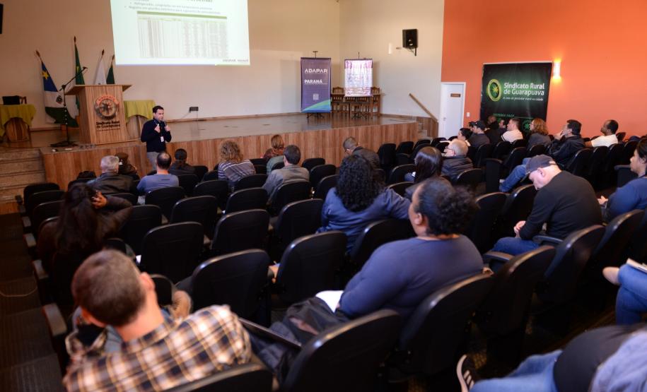 Ciclo de treinamento sobre zoonoses capacita novo grupo de servidores da Adapar