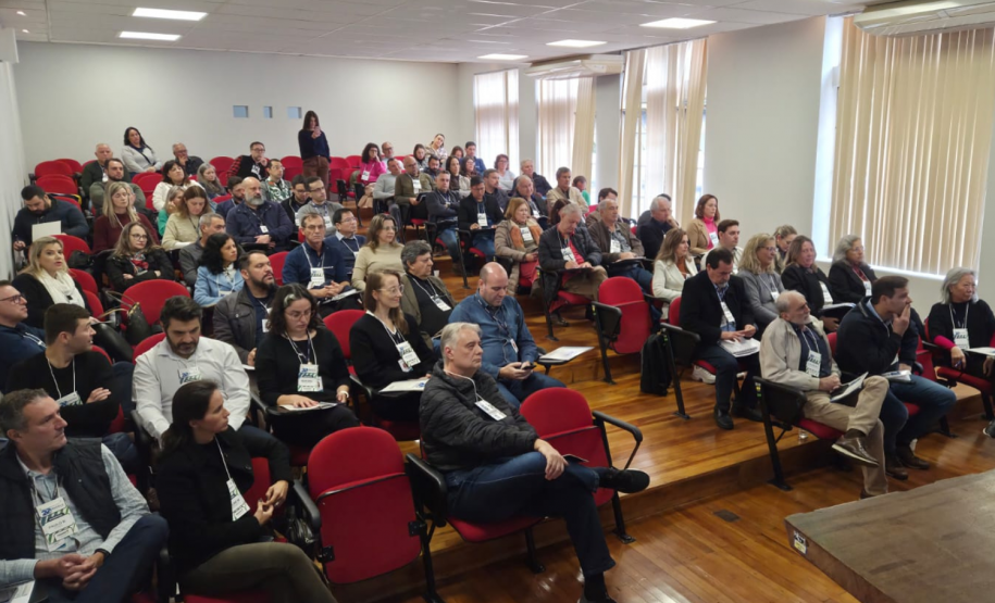 Adapar promove encontro para desenvolvimento de gestores alinhados ao planejamento estratégico institucional