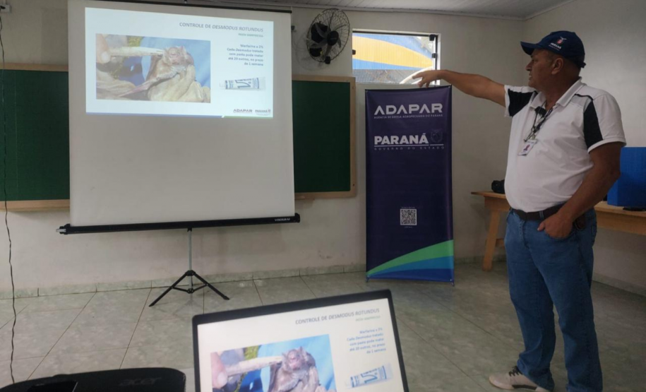 Ações de educação sanitária da Adapar sobre Raiva dos herbívoros chegam em Prudentópolis