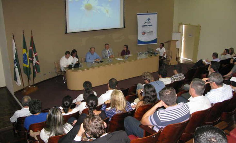 O presidente da Agência de Defesa Agropecuária do Paraná (Adapar), Inácio Afonso Kroetz, recebeu uma comitiva da Organização Mundial de Saúde Animal (OIE) que está no Brasil em missão técnica oficial.