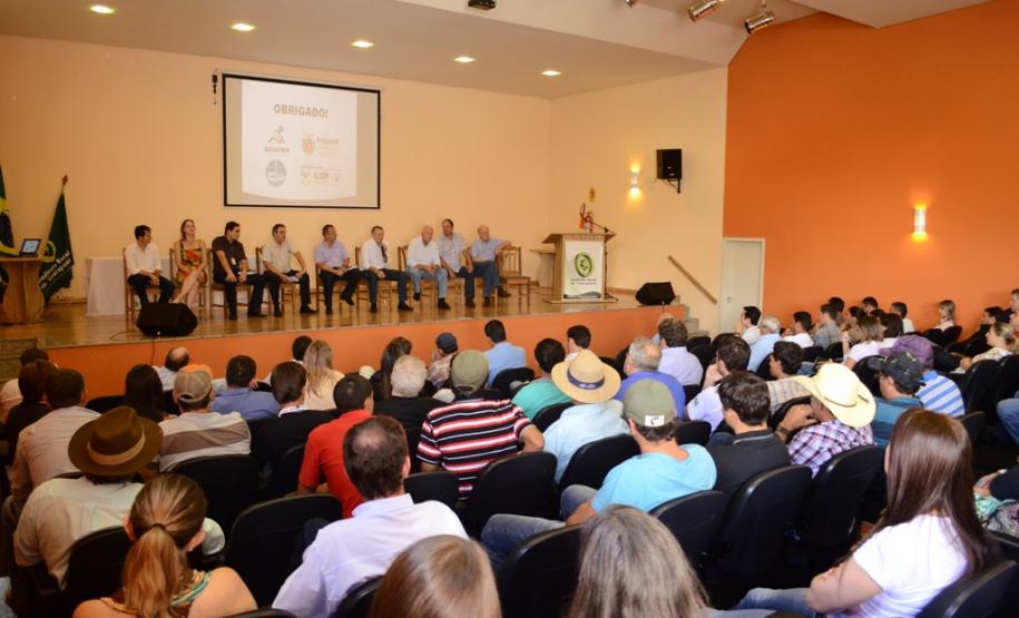 Adapar conscientiza produtores sobre erradicação da brucelose e da tuberculose