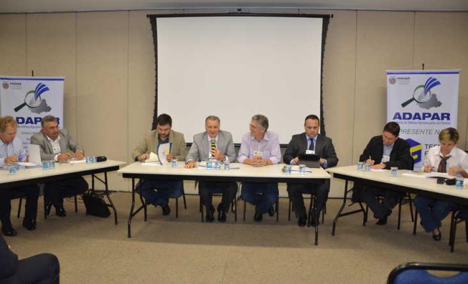 Representantes do Paraná, Santa Catarina, Rio Grande do Sul, São Paulo, Mato Grosso do Sul e Minas Gerais durante o Fórum Nacional dos Executores de Sanidade Agropecuária (Fonesa) Regional Sul.