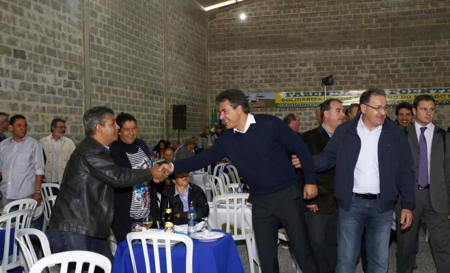 Governador Beto Richa lança junto com o secretário da Agricultura e do Abastecimento, Norberto Ortigara e o diretor presidente da Adapar, Inácio Kroetz, Campanha Estadual de Vacinação contra Febre Aftosa de 2014. Campo Magro, 30-04-14