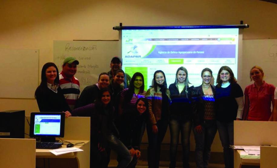 Estagiários vão auxiliar na comprovação Estagiários auxiliam na comprovação de vacinação on line contra a febre aftosa