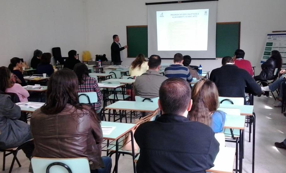 DVE 1 Curso Desempenho, Visão e Estratégia - DVE com orientação da Dra Lucia MAia, coordenadora da área de Sanidade Agropecuária e Inocuidade dos Alimentos (Saia) do IICA no Brasil, para servidores Adapar