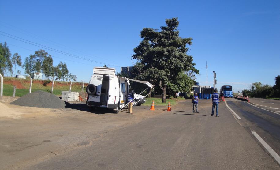 A ADAPAR dispõe em sua estrutura de 08 (oito) Vans Master Furgão Renault que foram adaptadas e estão sendo utilizadas como unidades móveis de fiscalização no interior do Estado.