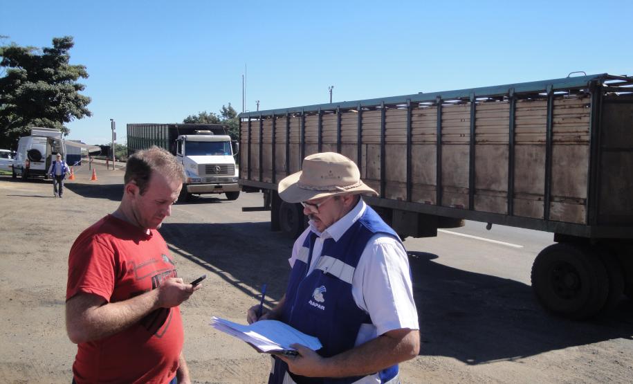 A ADAPAR dispõe em sua estrutura de 08 (oito) Vans Master Furgão Renault que foram adaptadas e estão sendo utilizadas como unidades móveis de fiscalização no interior do Estado.