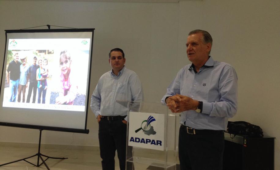 Diretor-Presidente da ADAPAR, Inácio Kroetz e o palestrante, eng. agrônomo Luiz Roberto Saldanha Rodrigues.