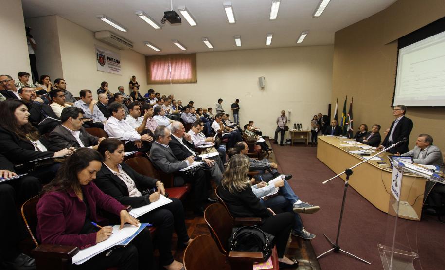 Paraná busca status de área livre da peste suína para ampliar exportações Reunião sobre o reconhecimento internacional da zona livre da peste suína clássica no Paraná. Na foto o secretário estadual da Agricultura e Abastecimento, Norberto Ortigara, durante abertura do encontro. Curitiba, 19/03/2015. Foto: Pedro Ribas/ANPr