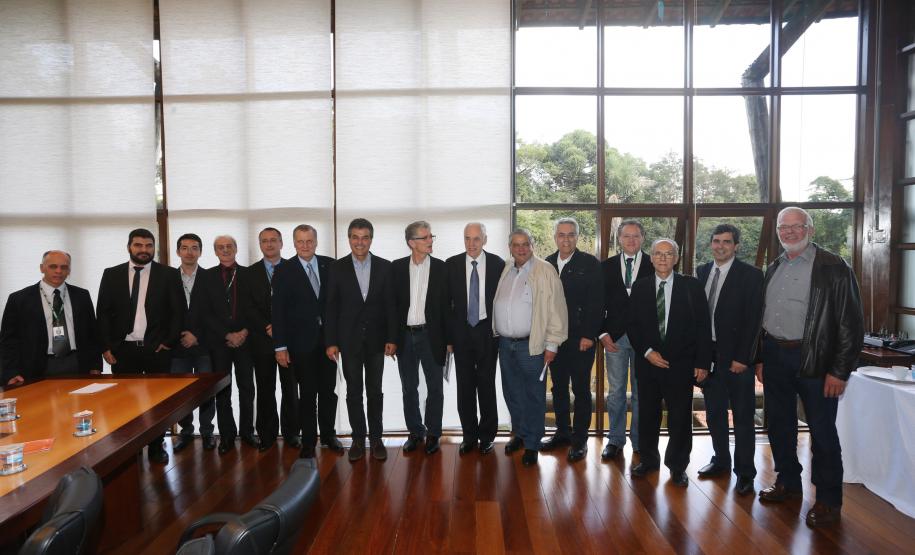 Nomeação Servidores O governador Beto Richa nomeou nesta quinta-feira (07) 169 tecnicos para a Agencia de Defesa Agropecuaria (Adapar). Curitiba, 07/05/2015.Foto: Orlando Kissner/ANPr