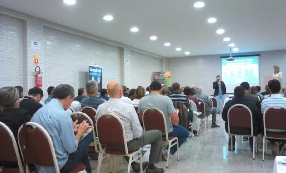 Aconteceu em Curitiba entre os dias 08 e 12 de junho o IV Encontro Nacional do Programa de Controle da Raiva dos Herbívoros – PNCRH e I Encontro do Programa de Prevenção e Vigilância da Encefalopatia Espongiforme Bovina – PNEEB. O evento foi realizado pelo Ministério da Agricultura, Pecuária e Abastecimento - MAPA e contou com o apoio da ADAPAR.