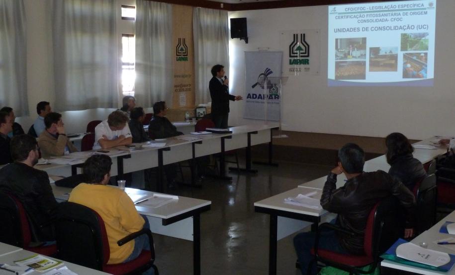 Semana CFO A ADAPAR realizou entre os dias 29 de junho e 03 de julho, no Centro de Difusão de Tecnologia do Iapar, em Londrina, a II Semana Integrada de Cursos CFO/CFOC