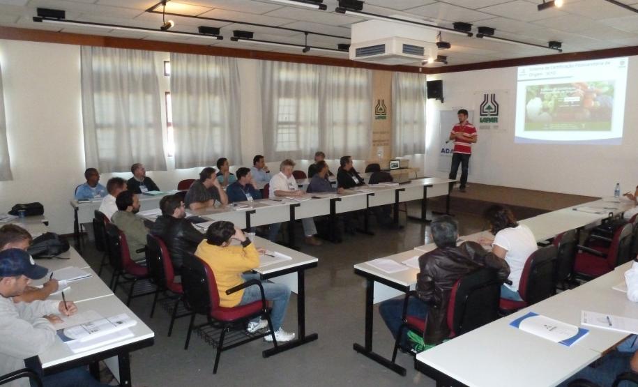 Semana CFO A ADAPAR realizou entre os dias 29 de junho e 03 de julho, no Centro de Difusão de Tecnologia do Iapar, em Londrina, a II Semana Integrada de Cursos CFO/CFOC