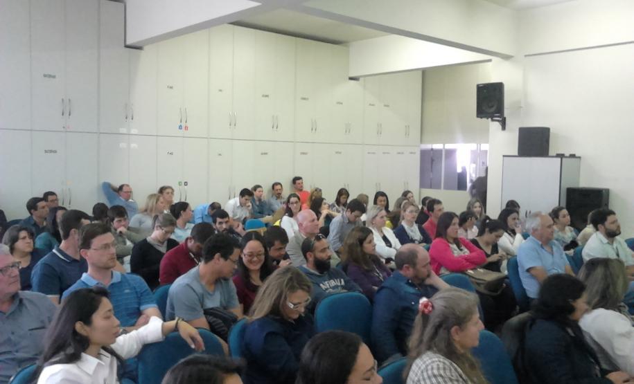ADAPAR PARTICIPA DE EVENTO SOBRE RAIVA EM CASCAVEL